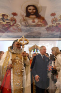 PEOPLE - Prinz Charles tanzt an einer syrischen Kirchweih in London