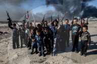 NEWS -  Irak: Brennende Ölfelder in Qayyara