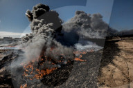 NEWS -  Irak: Brennende Ölfelder in Qayyara