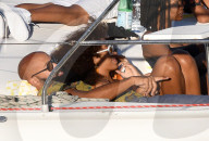 EXKLUSIV - Solange Knowles feiert Thanksgiving auf einem Segelboot in Florida