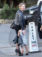 PEOPLE - Schwangere Katherine Heigel mit geht mit der Familie zum  Thanksgiving-Dinner