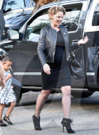 PEOPLE - Schwangere Katherine Heigel mit geht mit der Familie zum  Thanksgiving-Dinner