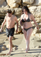 PEOPLE - Reality-Sternchen Lis Appleton produziert sich in Spanien