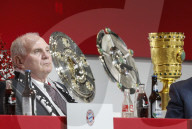 NEWS - München: FC Bayern Versammlung feiert Uli Hoehness