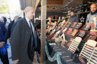 NEWS - Frankreich Vorwalen: Alain Juppé gibt sich volksnah