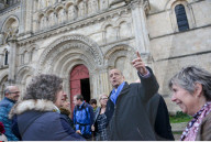 NEWS - Frankreich Vorwalen: Alain Juppé gibt sich volksnah
