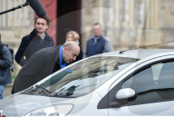 NEWS - Frankreich Vorwalen: Alain Juppé gibt sich volksnah