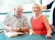 NEWS - Doppelt signiert: Newt und Callista Gingrich präsentieren ihre Bücher