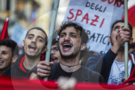 NEWS - Prtoeste in Italien gegen Renzi und das Referendum