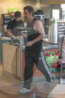 PEOPLE - Colin Farrell gönnt sich ein Subway-Sandwich