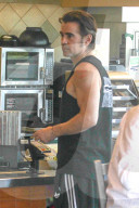 PEOPLE - Colin Farrell gönnt sich ein Subway-Sandwich