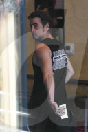 PEOPLE - Colin Farrell gönnt sich ein Subway-Sandwich