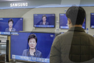 NEWS - Südkoreanische Präsidentin Park Geun-Hye deutet Rückzug an
