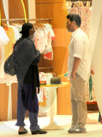 EXKLUSIV - Grace Jones im Shopping-Fieber