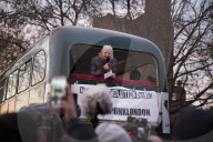 PEOPLE - Vivian Westwood's Sohn Joe Corre verbrennt aus Protest  "Sex Pistols"-Erinnerungsstücke