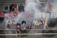 PEOPLE - Vivian Westwood's Sohn Joe Corre verbrennt aus Protest  "Sex Pistols"-Erinnerungsstücke