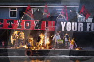PEOPLE - Vivian Westwood's Sohn Joe Corre verbrennt aus Protest  "Sex Pistols"-Erinnerungsstücke