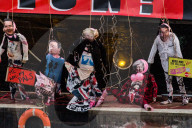 PEOPLE - Vivian Westwood's Sohn Joe Corre verbrennt aus Protest  "Sex Pistols"-Erinnerungsstücke