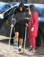 PEOPLE - Verletzt: Liverpooler Fussballstar Philippe Couthinho mit geschientem Bein
