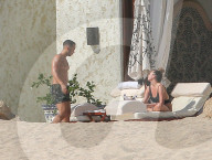 EXKLUSIV - Chrissy Teigen und John Legend sonnen sich in Los Cabos