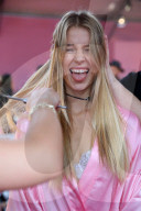 PEOPLE - Paris: Victoria's Secret Fashion Show: Styling im Grand Palais 