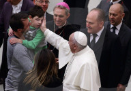NEWS - Rom: Franziskus ein Papst zum Anfassen
