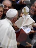 NEWS - Rom: Franziskus ein Papst zum Anfassen
