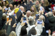 NEWS - Rom: Franziskus ein Papst zum Anfassen