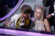 PEOPLE - Victoria's Secret Show in Paris: Promis in der Frontrow