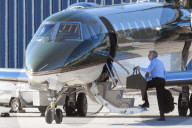 EXKLUSIV - Unerschroken: Pilot Harrison Ford fliegt startet seinen Privatjet in Santa Monica