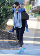 PEOPLE - Jennifer Garner nimmt Samuel Huckepack