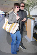 PEOPLE - Kalte Hand, warmes Herz: Milla Jovovic mit Gatte Paul