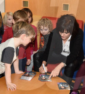 PEOPLE - Birgit Schrowange besucht kranke Kinder in Tannheim