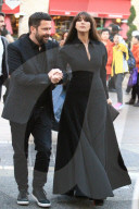 PEOPLE - Monica Bellucci im "langen Schwarzen" an der Fimpremiere in LA