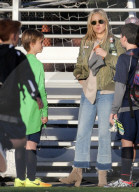 PEOPLE - Kate Hudson unterstützt Ryder bei einem Fussballspiel in LA