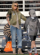 PEOPLE - Kate Hudson unterstützt Ryder bei einem Fussballspiel in LA