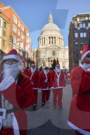 FEATURE - London: Chläuse am Santa in the City Lauf
