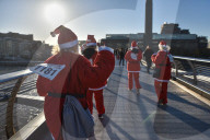 FEATURE - London: Chläuse am Santa in the City Lauf