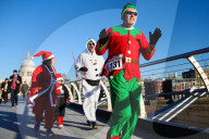 FEATURE - London: Chläuse am Santa in the City Lauf