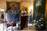 FEATURE - Weihnachtsdekoration im Hinton Ampner Haus in Hampshire