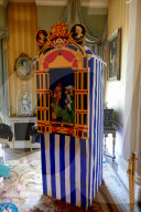 FEATURE - Weihnachtsdekoration im Hinton Ampner Haus in Hampshire