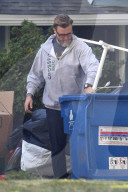 EXKLUSIV - Dean McDermott  entrümpelt sein Haus