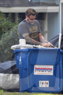 EXKLUSIV - Dean McDermott  entrümpelt sein Haus