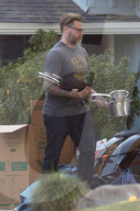 EXKLUSIV - Dean McDermott  entrümpelt sein Haus