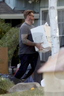 EXKLUSIV - Dean McDermott  entrümpelt sein Haus