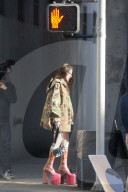 EXKLUSIV - Frances Bean Cobain etwas wackelig auf den Beinen bei einem Photoshooting für Marc Jacobs in LA