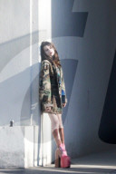 EXKLUSIV - Frances Bean Cobain etwas wackelig auf den Beinen bei einem Photoshooting für Marc Jacobs in LA