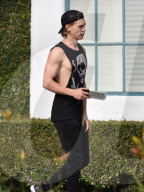 PEOPLE - Austin Butler verlässt das Gym in Studio City