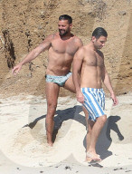 EXKLUSIV - Ricky Martin und sein Toyboy Jwan turteln am Strand in Mexico