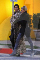 PEOPLE - Girlie Night: Kendall Jenner und Hailey Baldwin gemeinsam unterwegs